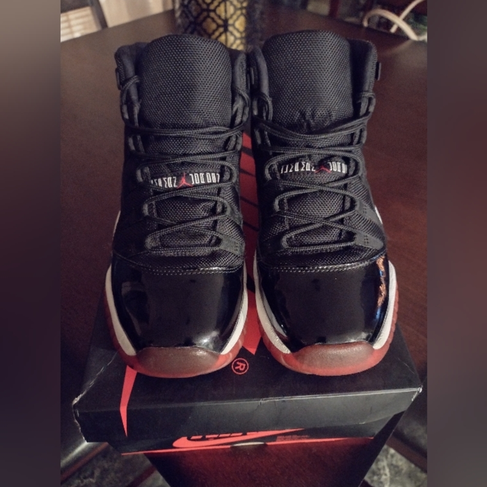 Air Jordan Bred 11